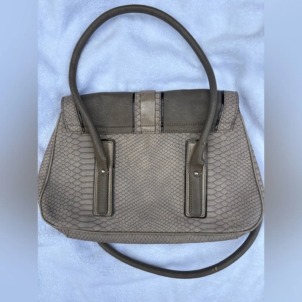 GUESS Gray Snakeskin Embossed Satchel Handbag | Silver Hardware | Floral Lining - Picture 4 of 9